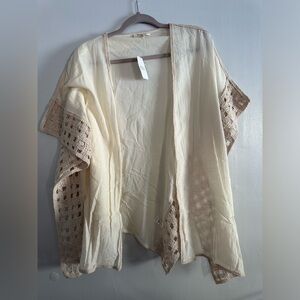 Ivory kimono, BNWT from Cracker Barrel